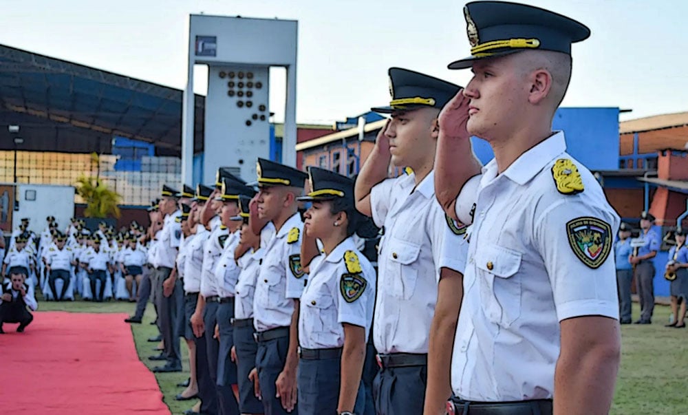 Ingreso a las Fuerzas de Seguridad: el 75% de los inscriptos aprobó el teórico con seis