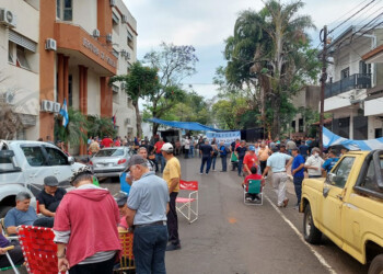 Sigue el reclamo salarial de retirados de la Policía