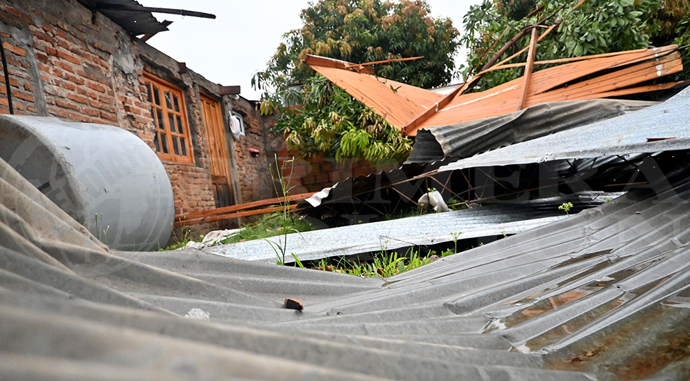 El Comité de Crisis asiste con chapas a los damnificados por el temporal