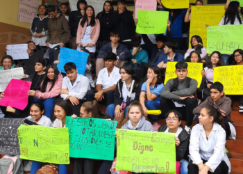 Toma de la Normal 9 de Wanda: el drama de dar clases en medio de baldes y goteras