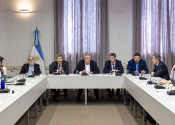 Universitarios nacionales acordaron incremento del 12%