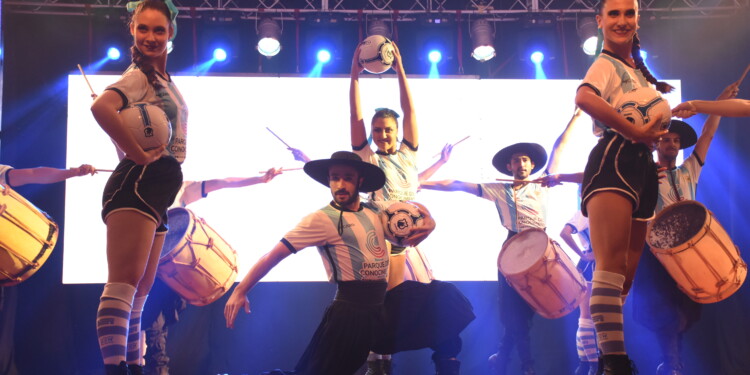 DE CELESTE Y BLANCO. La performance del último año, a puro brillo.