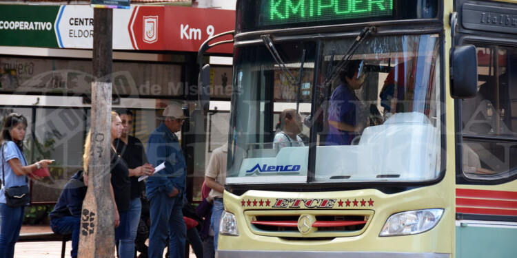 CUATRO CATEGORÍAS. Los boletos gratuitos brindados por la empresa corresponden a personal de tránsito municipal, adultos mayores, docentes urbanos y personas con discapacidad.