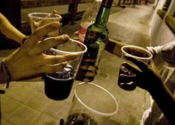Aumenta el consumo de alcohol mezclado con pastillas sintéticas