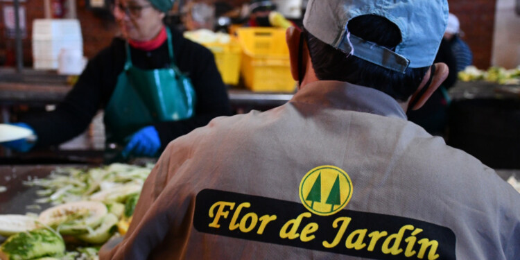 DIVERSIFICACIÓN. En el 2001, con la crisis yerbatera, empezaron con la producción de encurtidos y envasados.