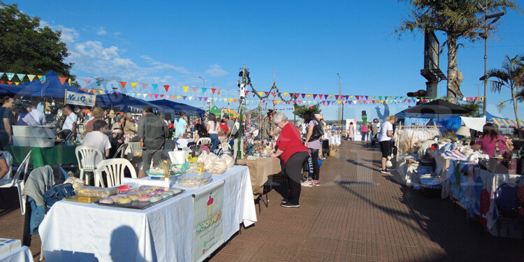 A PLENO. El cuarto tramo de la costanera es un sitio convocante y cuenta solo con baños químicos hace meses.
