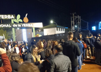 La Fiesta de la Yerba Mate vibró al ritmo de Karina, La Princesita