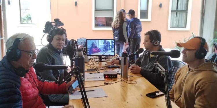 UN ÉXITO. Alrededor de treinta radios y medios digitales compartieron la transmisión común.