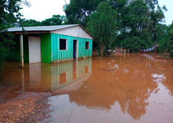 La altura del río Uruguay en El Soberbio superaría los 20 metros y continúan las evacuaciones