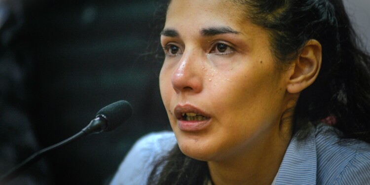 “QUIERO QUE ME ESCUCHEN”. Rita Marianela Cervantes Martínez no declaró ayer pero le solicitó al tribunal la posibilidad de hacerlo durante el desarrollo avanzado del debate. (Foto: gentileza M. Otaño - @mmo_marcos)