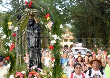Fieles de toda la provincia partieron rumbo a Loreto