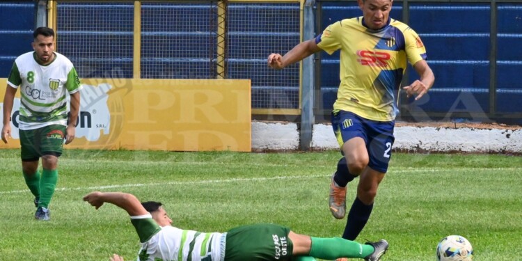 NO DESPEGA. Mitre, que juega el torneo local con un equipo alternativo, todavía no pudo sumar de a tres puntos.