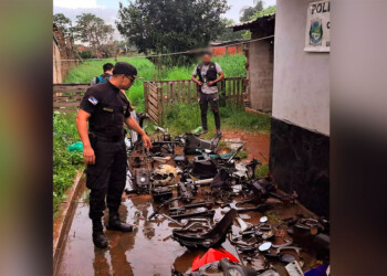 Detienen a tres hermanos tras allanar un desarmadero de motos robadas