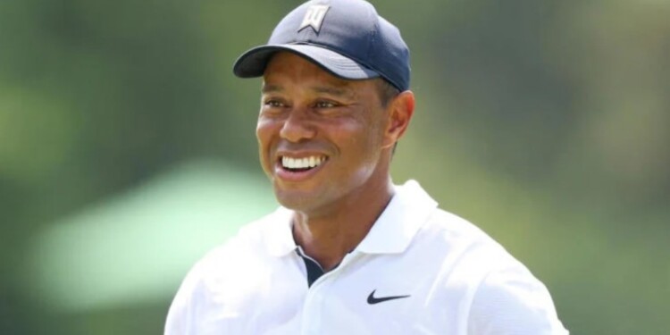 La leyenda del golf estadounidense Tiger Woods afirmó ayer que no tiene intenciones de abandonar la actividad
