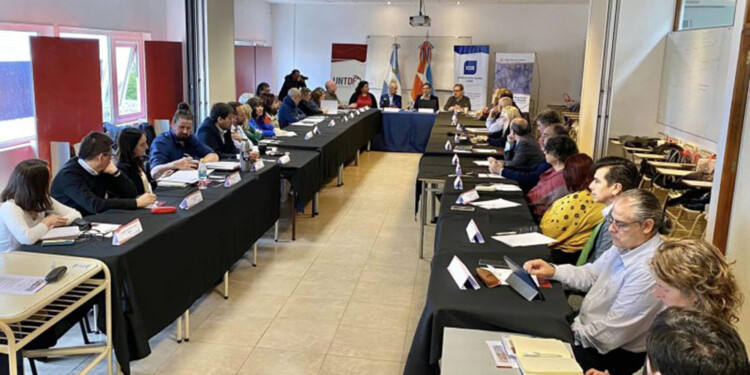 EN DIÁLOGO. Al menos una vez al año los decanos de las facultades de Ciencias Sociales se reúnen a debatir los principales puntos del sector educativo. En este caso, concordaron en que peligra la educación pública y de calidad.