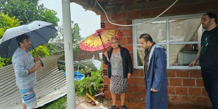 Más de 40 casas destechadas y heridos leves en Alem por fuerte temporal que se desató en la madrugada