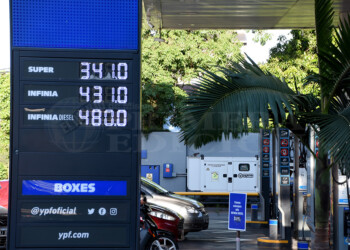 A falta de restricciones, noviembre arrancó con un nuevo aumento en los combustibles