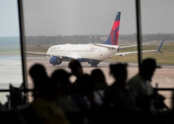 Agencias de viajes suspenden cobros en pesos por temor a una posible devaluación post balotaje