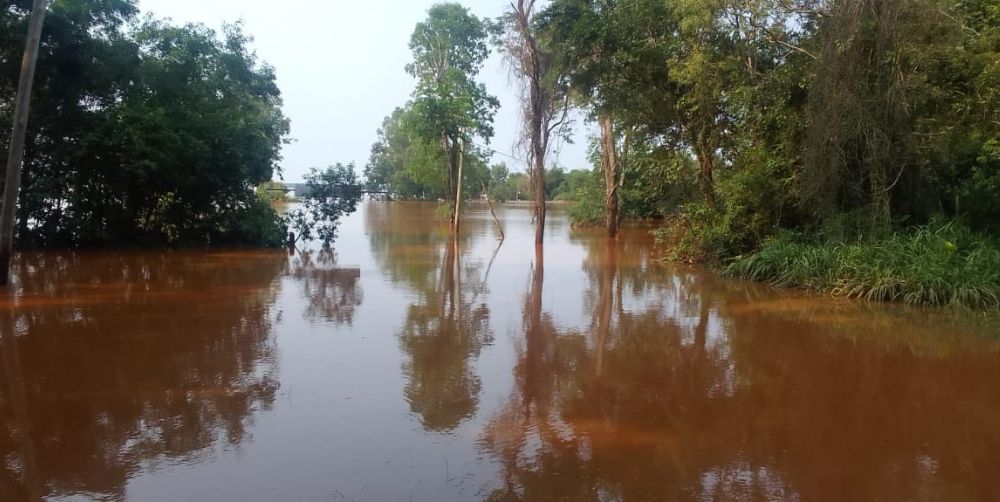 La crecida del río Uruguay destruyó un club de pesca en Azara