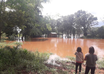 Comunidades guaraníes inundadas y aisladas en Misiones