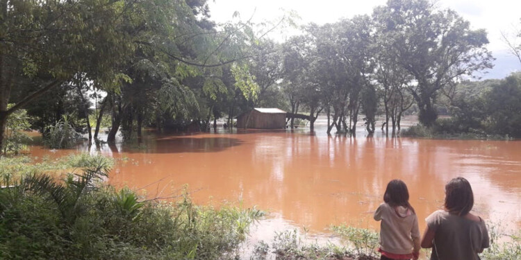 MAL RECUERDO. En noviembre del año pasado, varias comunidades de la zona centro quedaron inundadas y aisladas por la cantidad de lluvia y la crecida de arroyos. (Foto de Archivo).
