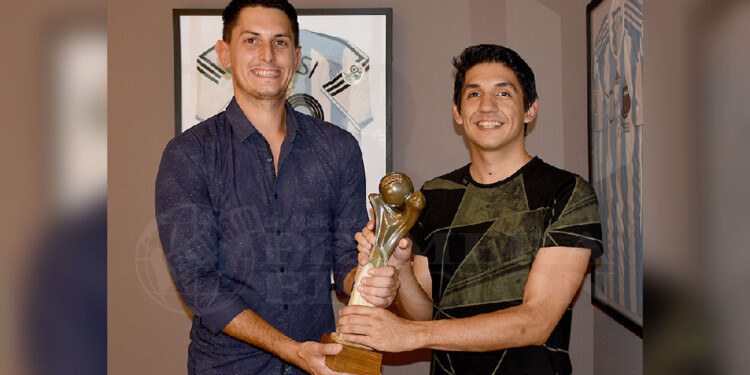 HAY EQUIPO. Tras varios enfrentamientos en el semillero del básquet, Matías y Martín se pondrán la misma camiseta.