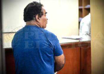 El entrenador de fútbol guardó silencio y fue imputado por “abuso y acoso sexual”