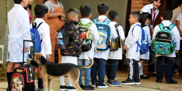 NORMA. Hace 12 años que se estableció que el mínimo de días de clases en el país es 190, pero pocos cumplen.