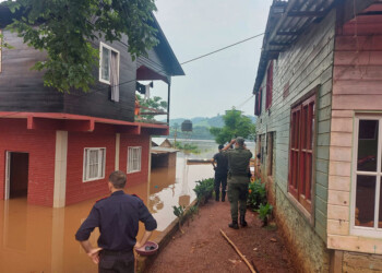 El Soberbio: esperan que el pico de la creciente llegue a la tarde