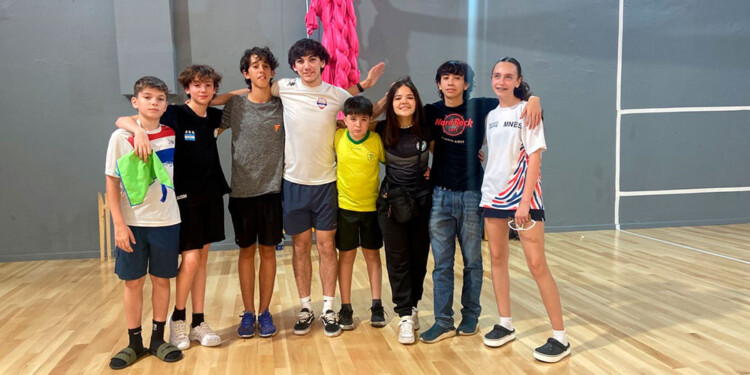 HAY EQUIPO. Los ocho jugadores misioneros en Mar del Plata, que hoy irán en busca de subirse a lo más alto.