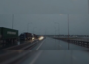 Martes lluvioso y con largas filas de camiones para cruzar el puente Posadas-Encarnación