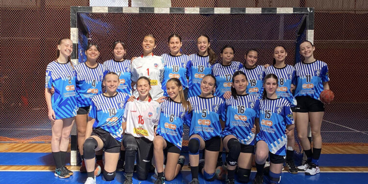 HAY EQUIPO. Las chicas de Montecarlo, representantes misioneras en Chubut.