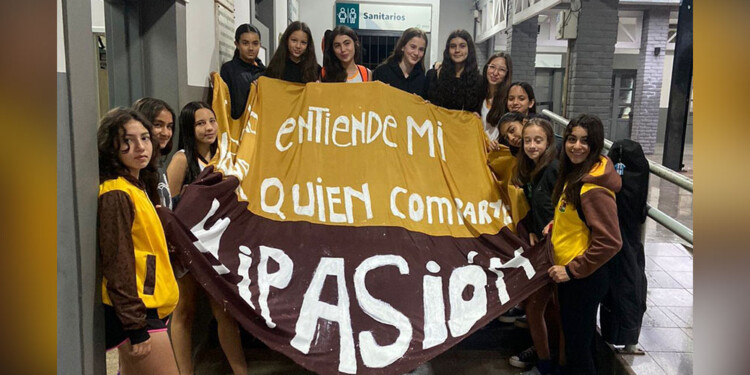 RUMBO A CHACO. El Sub 14 de Tacurú partió ayer hacia Resistencia.