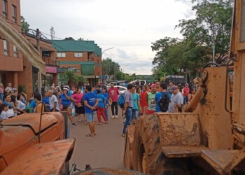 Tractorazo en Montecarlo: “Queremos que nos arreglen los caminos y las rutas terradas”