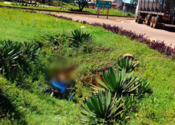 Motociclista falleció tras despistar en el ingreso a Puerto Esperanza