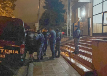 Disparos y golpes en una barbería de Oberá