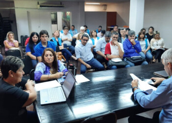 Los trabajadores de educación, policía y salud no verán aumento en noviembre