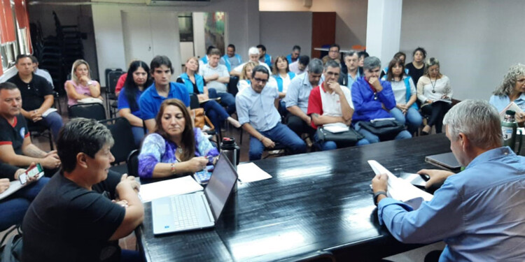 A DICIEMBRE. Los docentes, al igual que el resto de los empleados públicos no tendrán aumento este mes.