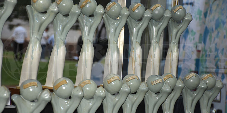 BUSCAN DUEÑO. Las estatuillas esperan por los mejores de la temporada. (FOto Archivo)