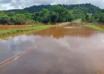 Estado de rutas y puentes afectados por la creciente de ríos y arroyos