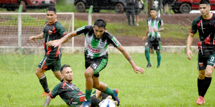 LUCHADO. El partido de esta tarde en Villa Urquiza promete. Duelo clave.