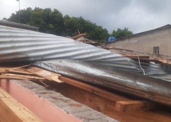 Cruzada solidaria para ayudar a una familia afectada por el temporal en Cerro Azul