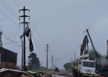 Temporal en Misiones: varias localidades sin energía eléctrica por caída de líneas de media y alta tensión