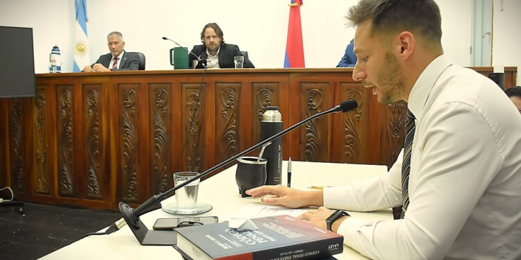 TRIBUNAL Y ACUSACIÓN. En la imagen los jueces César Antonio Yaya y Gregorio Augusto Busse y el fiscal Vladimir Glinka, protagonistas del próximo debate.