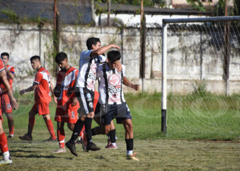 Regional Amateur: Atlético Posadas hizo su parte y espera