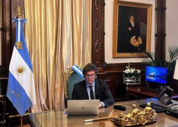 Milei apura letra chica del DNU que va a desregular la economía