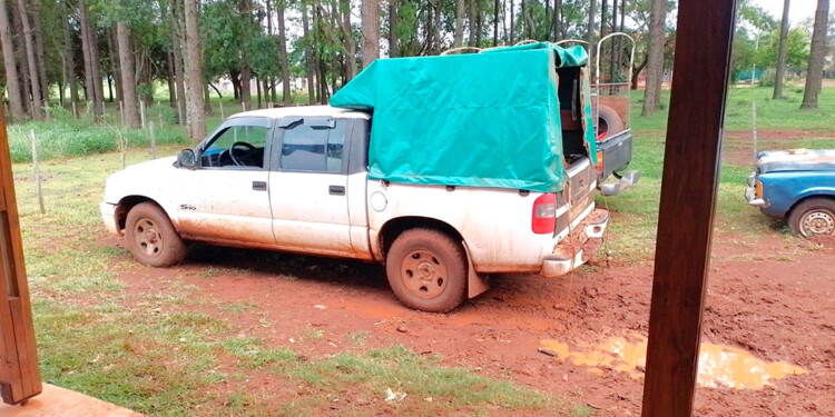 SECUESTRADA. La camioneta permanece bajo custodia de la Unidad Regional V de la Policía de Corrientes.