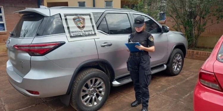 MÓVIL UTILIZADO. La camioneta Toyota SW4 quedó registrada en varias cámaras de seguridad el día del asalto.