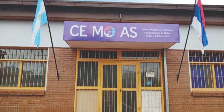 ABORDAJE. En Posadas, Oberá y Eldorado se abrieron estos centros para contener a los menores de 18 años.