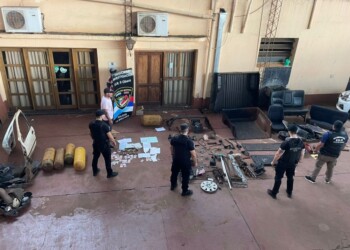 Allanaron viviendas de la banda “robacoches”